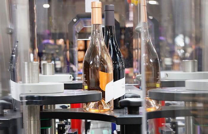 Machine d'embouteillage du vin